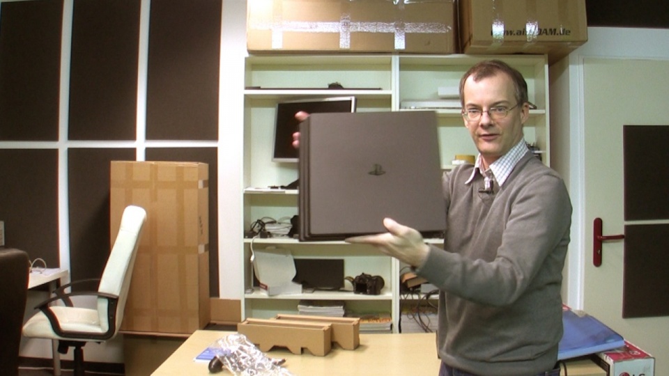 PS4 Pro: Unboxing-Video von Jörg Langer [Update]