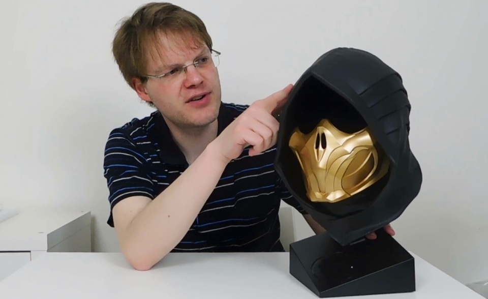 User-Unboxing: Mortal Kombat 11 Kollector's Edition mit Scorpion-Büste